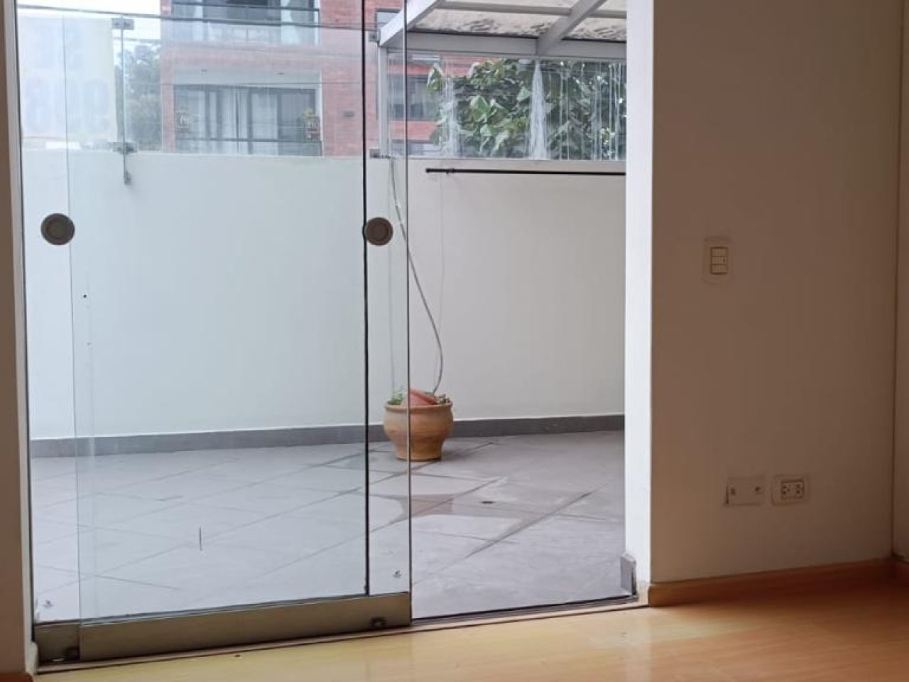 ALQUILER DEPARTAMENTO CON TERRAZA 1ER PISO SURCO VISTA ALEGRE